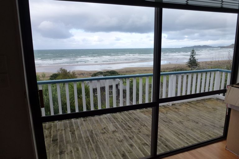 Photo of property in 13c Makorori Beach Road, Makorori, Gisborne, 4073