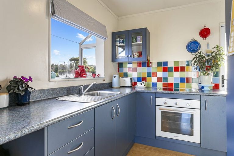 Photo of property in 54 Shaw Road, Oratia, Auckland, 0604