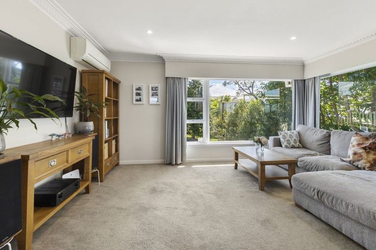 Photo of property in 12 Fairlea Road, Te Atatu South, Auckland, 0610