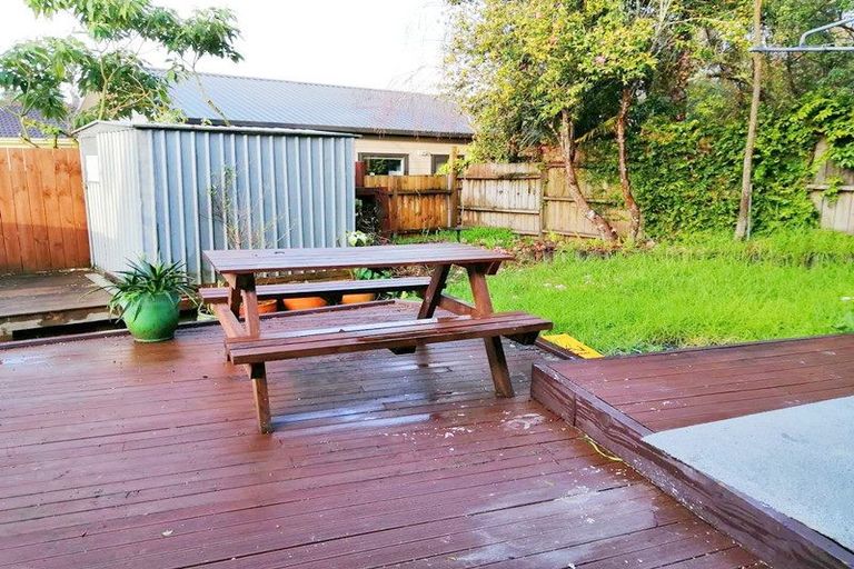 Photo of property in 11 Kingussie Place, Highland Park, Auckland, 2010