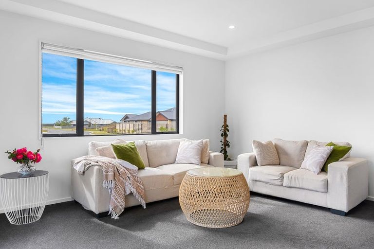 Photo of property in 74 Hilton Drive, Amberley, 7410