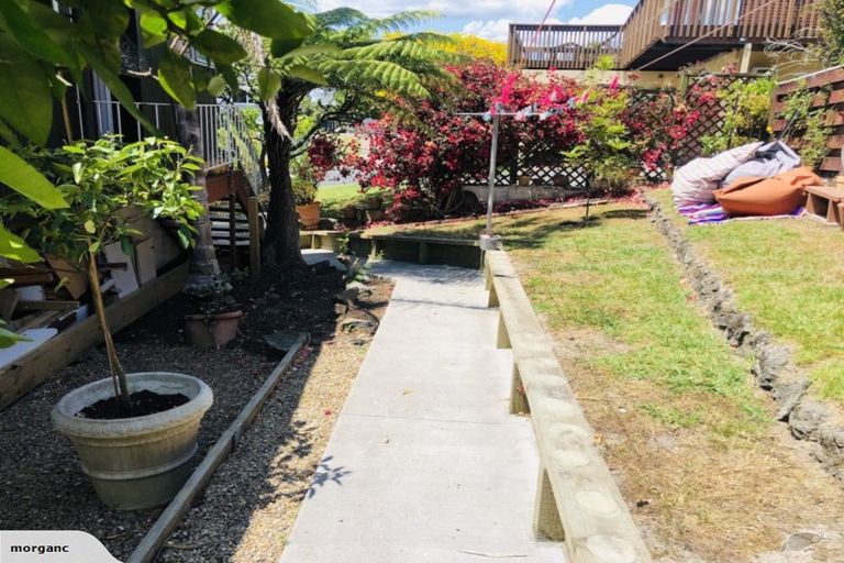 Photo of property in 1/2 Hume Drive, Hillcrest, Auckland, 0627