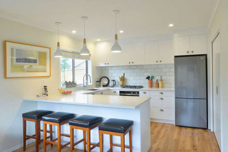 Photo of property in 64 Feist Street, Carterton, 5713