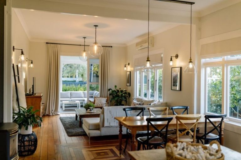 Photo of property in 122 Victoria Street, Cambridge, 3434