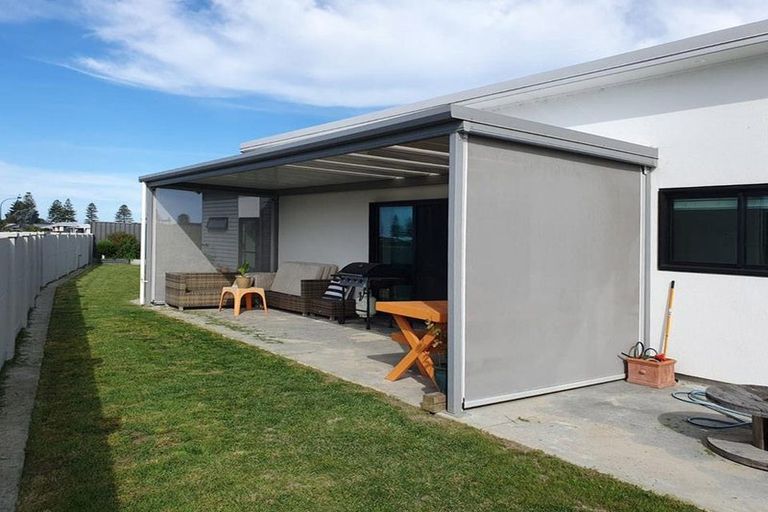 Photo of property in 33 Waimakariri Drive, Te Awa, Napier, 4110