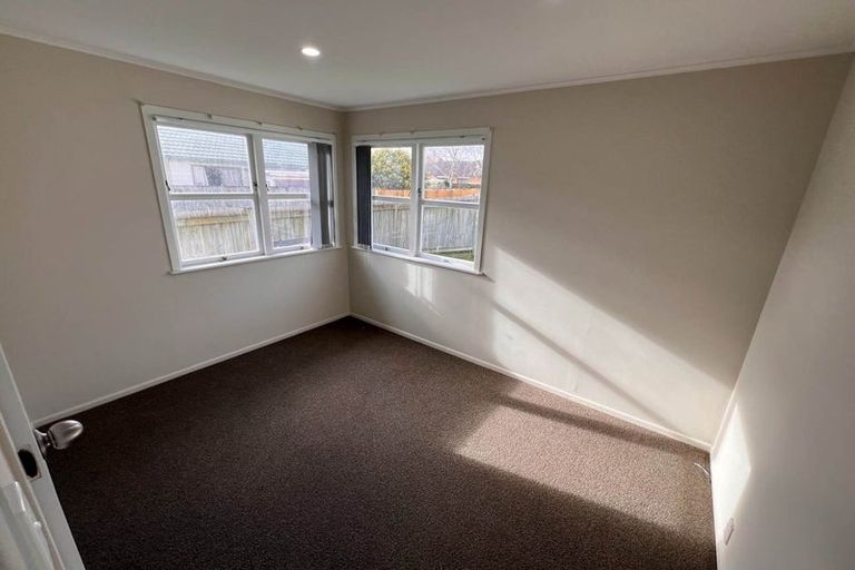 Photo of property in 6 Braeburn Place, Takanini, 2112