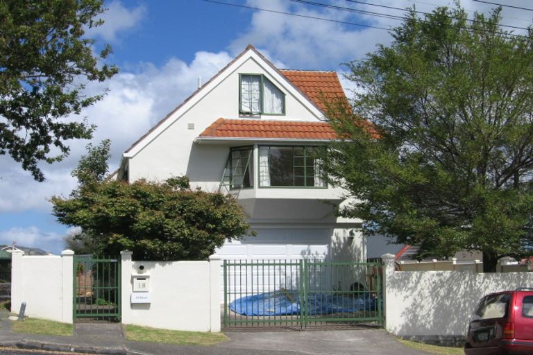 Photo of property in 18 Rugby Road, Birkenhead, Auckland, 0626