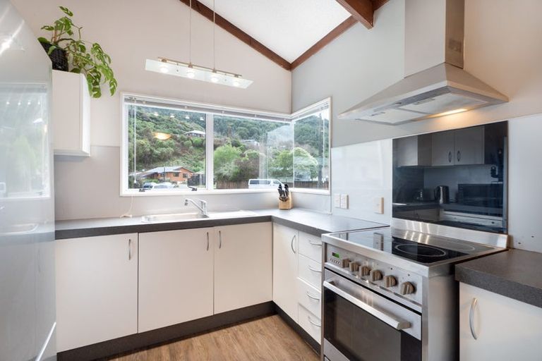 Photo of property in 11 Tulsa Grove, Totara Park, Upper Hutt, 5018