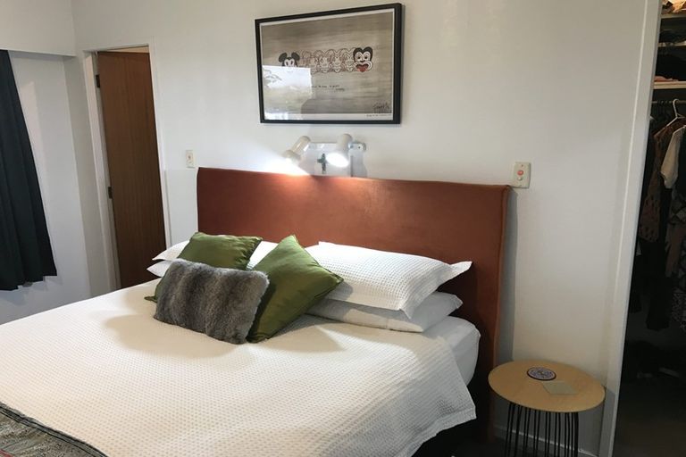 Photo of property in 18 Gilbass Avenue, Hamilton Lake, Hamilton, 3204