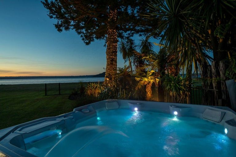 Photo of property in 25 Willow Avenue, Hannahs Bay, Rotorua, 3010