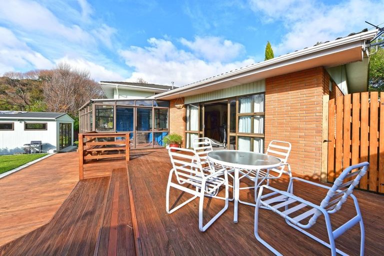 Photo of property in 1 Tapestry Grove, Silverstream, Upper Hutt, 5019