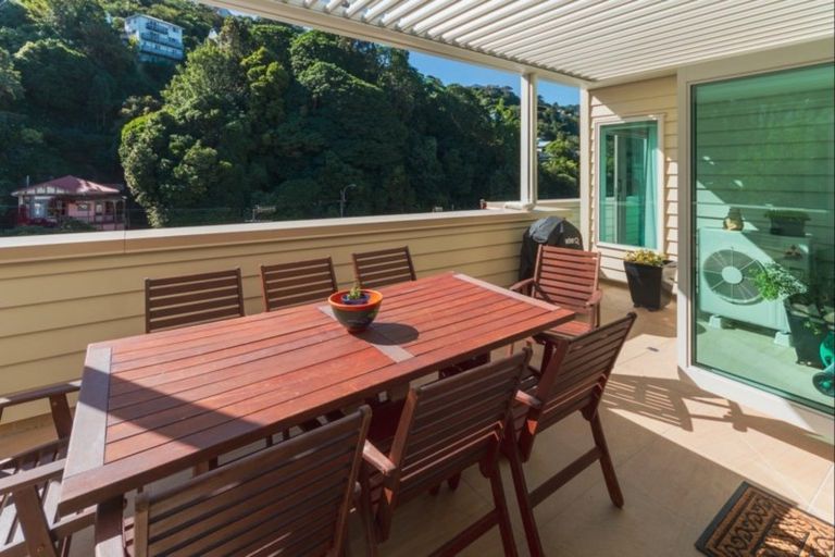 Photo of property in 113a Glenmore Street, Kelburn, Wellington, 6012