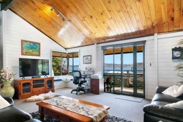Photo of property in 10 Hawai Street, Two Mile Bay, Taupo, 3330