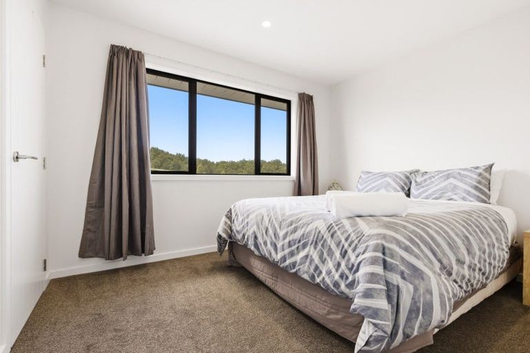 Photo of property in 1 Glendas Way, Acacia Bay, 3385