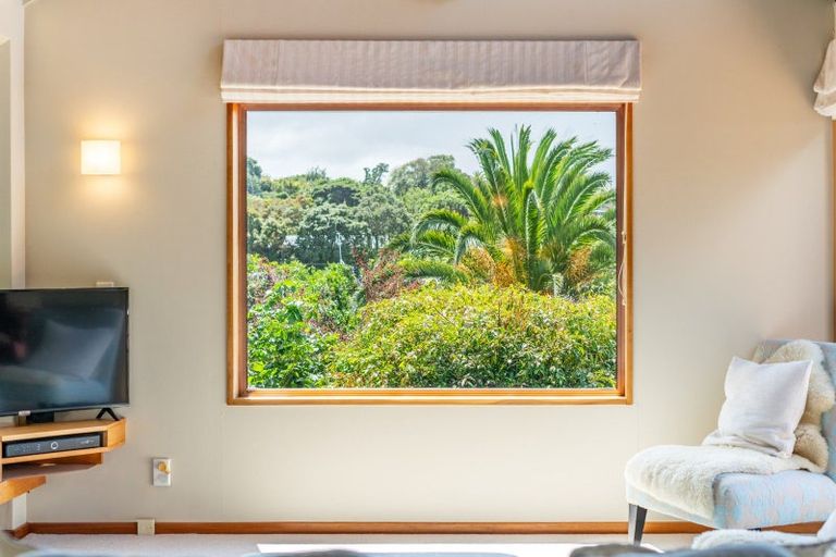 Photo of property in 13 Bayview Road, Paremata, Porirua, 5024