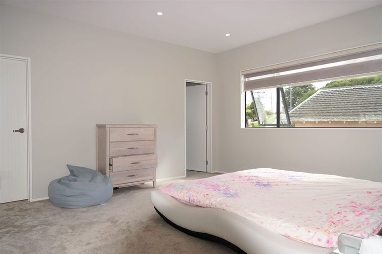 Photo of property in 83a Lake Road, Northcote, Auckland, 0627
