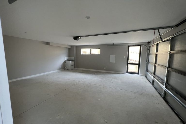 Photo of property in 12 Springhill Lane, Sunnyvale, Auckland, 0612