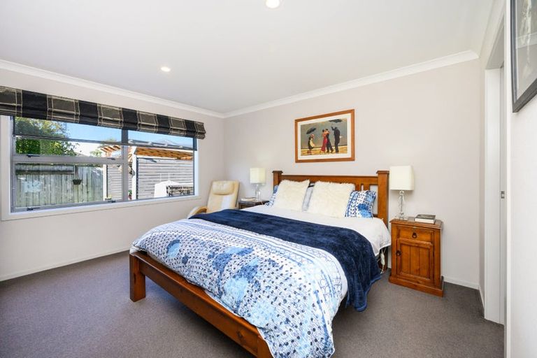 Photo of property in 99 Schnell Drive, Kelvin Grove, Palmerston North, 4414