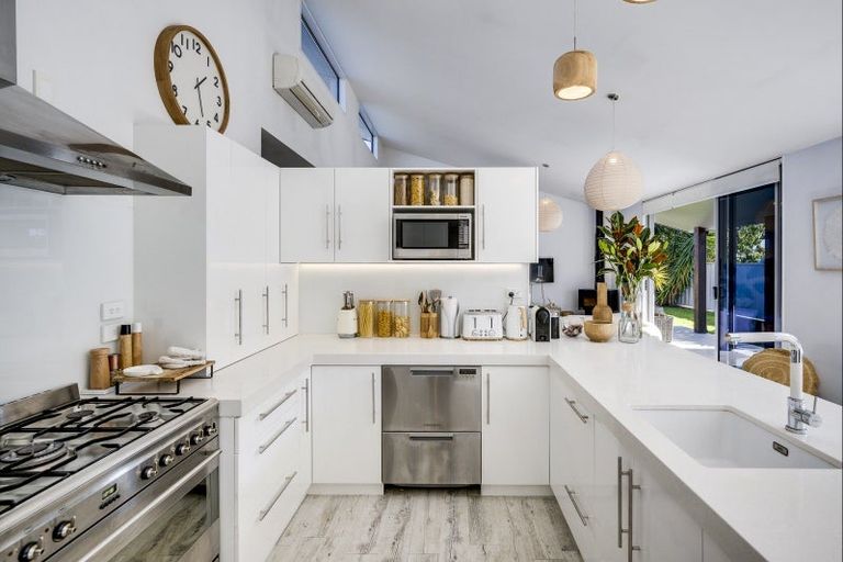 Photo of property in 76 Russell Robertson Drive, Havelock North, 4130