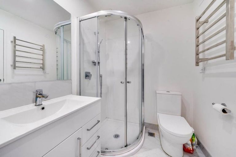 Photo of property in 2 Creekside Way, Flat Bush, Auckland, 2019