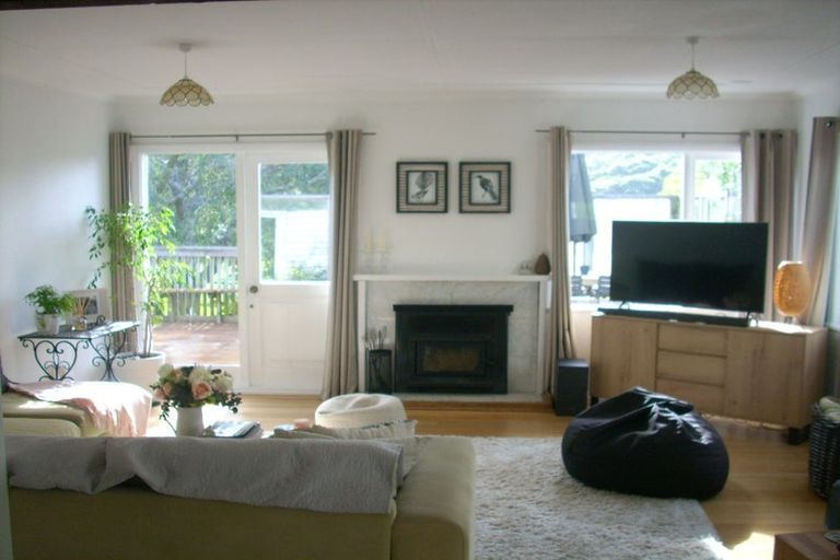 Photo of property in 106 Valley Road, Paraparaumu, 5032