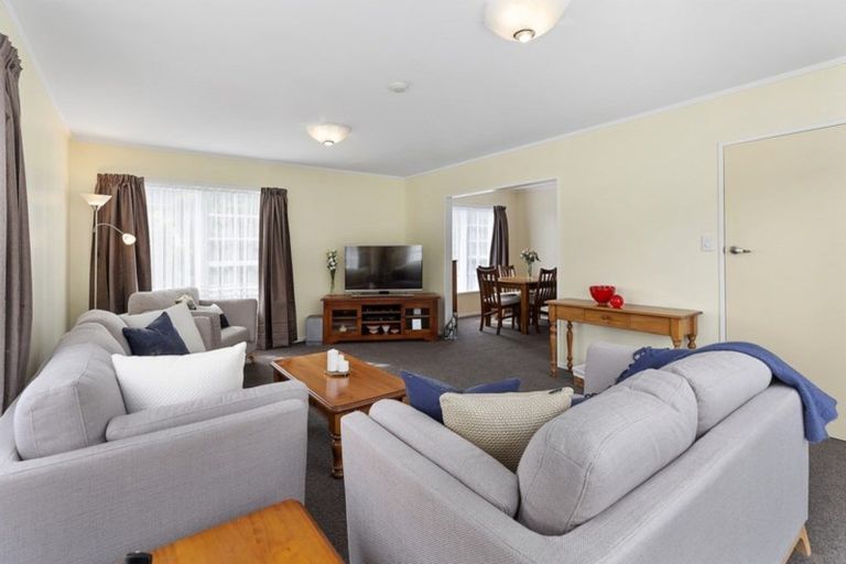 Photo of property in 4 Greyfriars Crescent, Tawa, Wellington, 5028