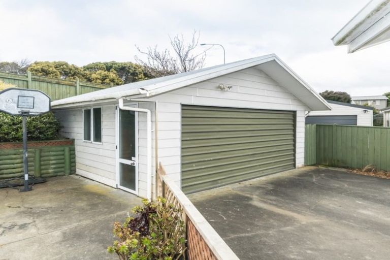 Photo of property in 23 Dahlstrom Grove, Kelvin Grove, Palmerston North, 4414