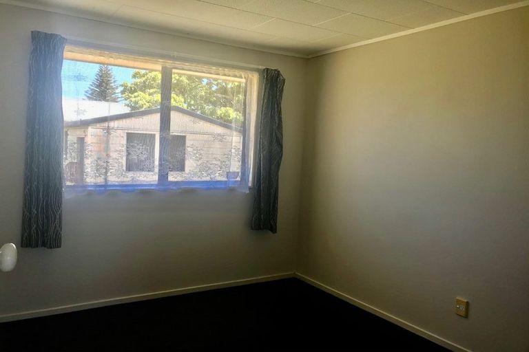 Photo of property in 1a Kent Road, Manurewa, Auckland, 2102