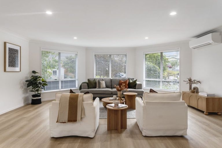 Photo of property in 5 Kasia Close, Massey, Auckland, 0614