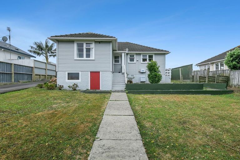 Photo of property in 37 Main Road, Titahi Bay, Porirua, 5022