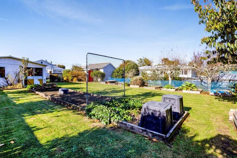 Photo of property in 37 Dixon Avenue, Hawera, 4610
