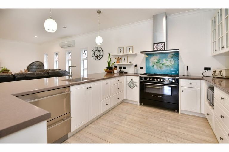 Photo of property in 32 Noakes Hill Road, Puhoi, Warkworth, 0994