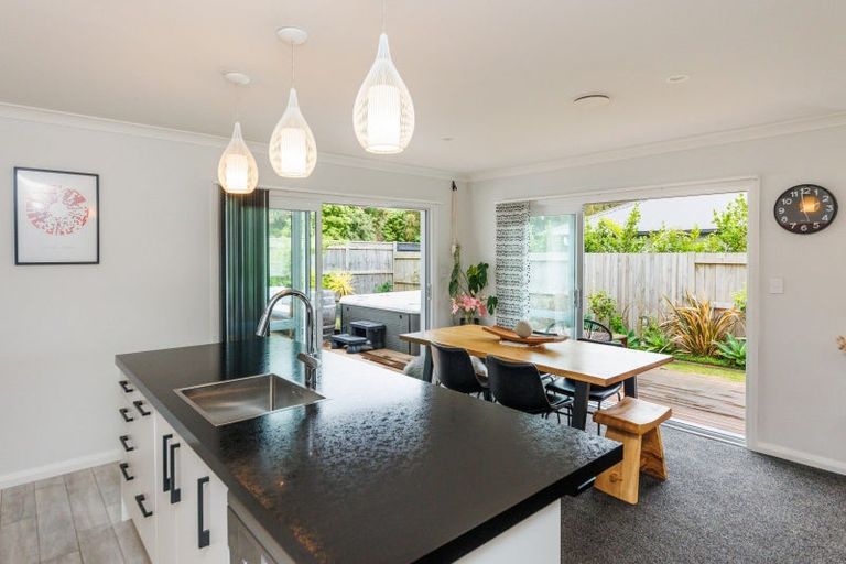 Photo of property in 41 Coutts Way, Fitzherbert, Palmerston North, 4410