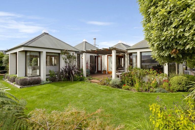 Photo of property in 1 Harvey Street, Waipahihi, Taupo, 3330