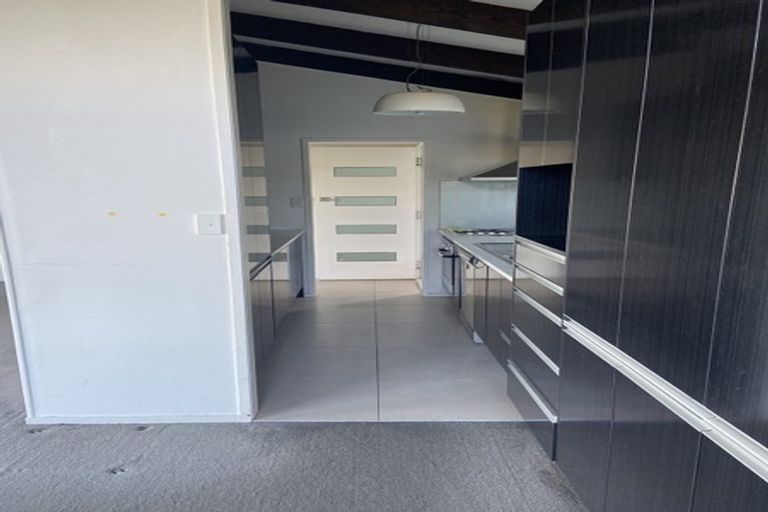 Photo of property in 1/26 Noeleen Street, Glenfield, Auckland, 0629