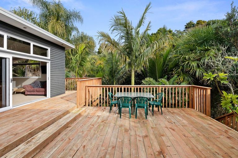 Photo of property in 70 Seaview Road, Marfell, New Plymouth, 4310