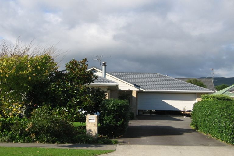 Photo of property in 5 Greenaway Road, Waikanae, 5036
