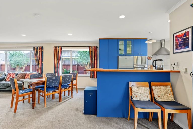 Photo of property in 43 Daniels Road, Redwood, Christchurch, 8051