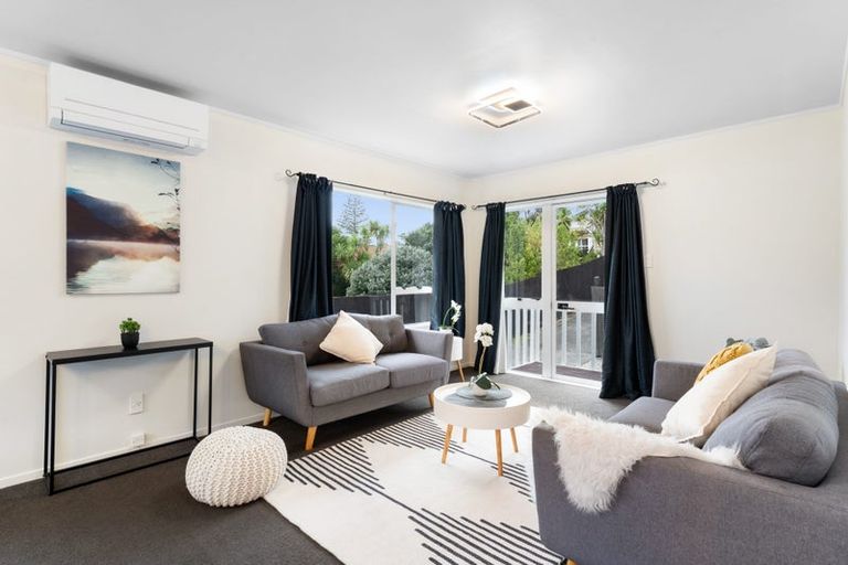 Photo of property in 3/51 Fruitvale Road, New Lynn, Auckland, 0600