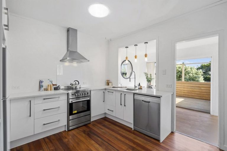 Photo of property in 2/177 Mokoia Road, Birkenhead, Auckland, 0626