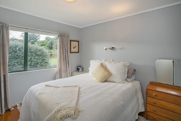 Photo of property in 152 Ocean Beach Road, Tairua, 3508