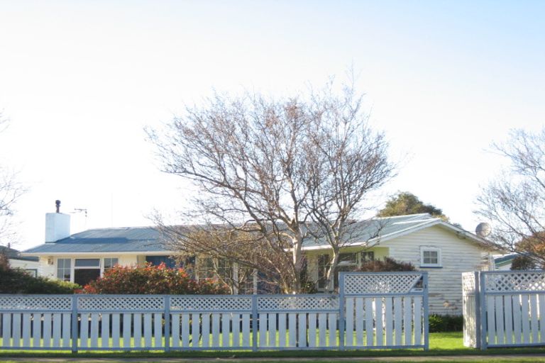 Photo of property in 1 High Street, Bulls, 4818