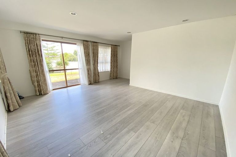 Photo of property in 36 Murvale Drive, Bucklands Beach, Auckland, 2014