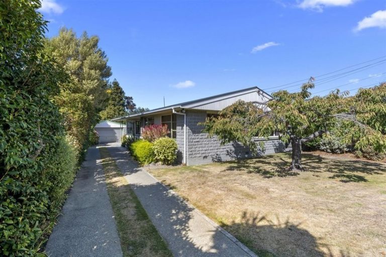 Photo of property in 20 Fovant Street, Russley, Christchurch, 8042