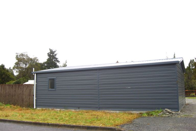 Photo of property in 11 Brownlee Drive, Moana, 7872