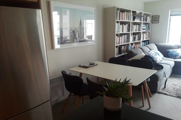 Photo of property in Sanctum Apartment, 10 Ebor Street, Te Aro, Wellington, 6011