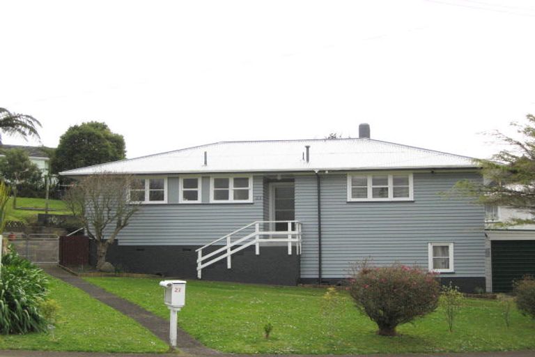 Photo of property in 23 Banks Street, Marfell, New Plymouth, 4310