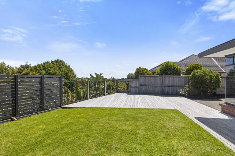 Photo of property in 16 Karina Road, Merrilands, New Plymouth, 4312