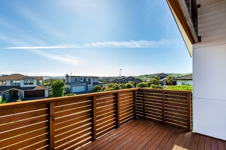 Photo of property in 7 Aoraki Rise, Aotea, Porirua, 5024