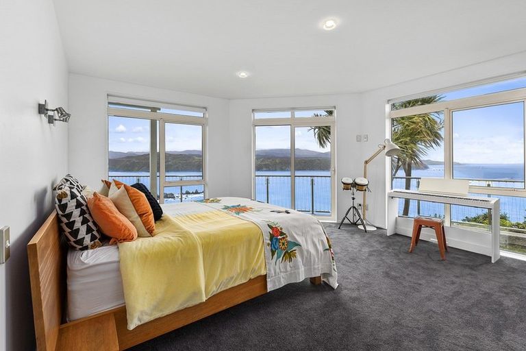 Photo of property in 16 Signallers Grove, Breaker Bay, Wellington, 6022